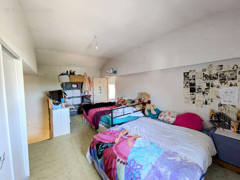 Maison à SURY-LE-COMTAL