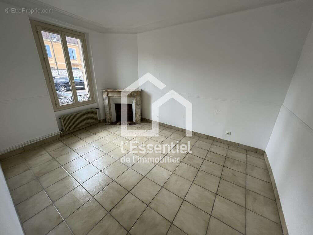 Maison à VAUX-SUR-SEINE