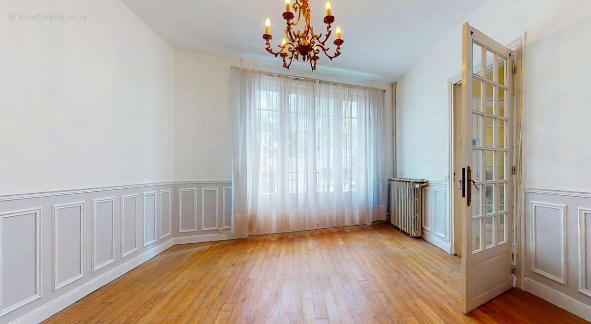 A vendre - maison à reims avec 4 chambres et petit extérieur - photo 2