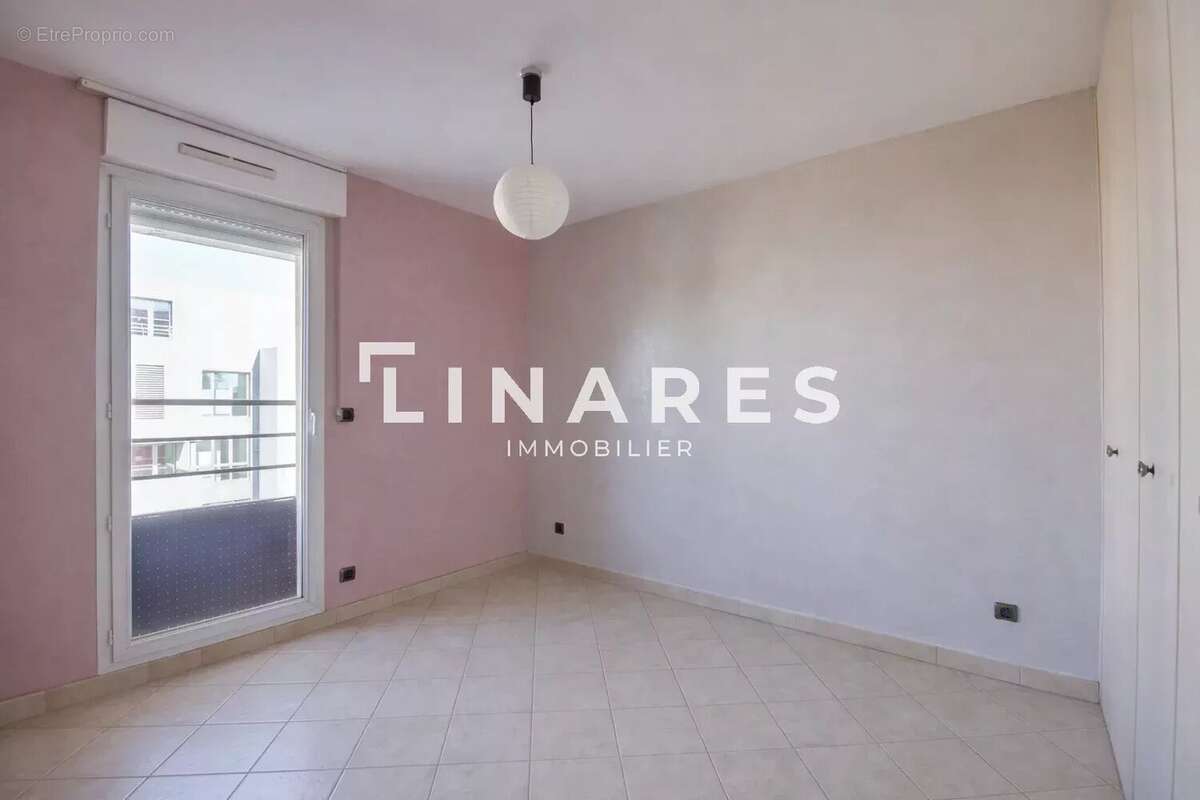 Appartement à MARSEILLE-4E