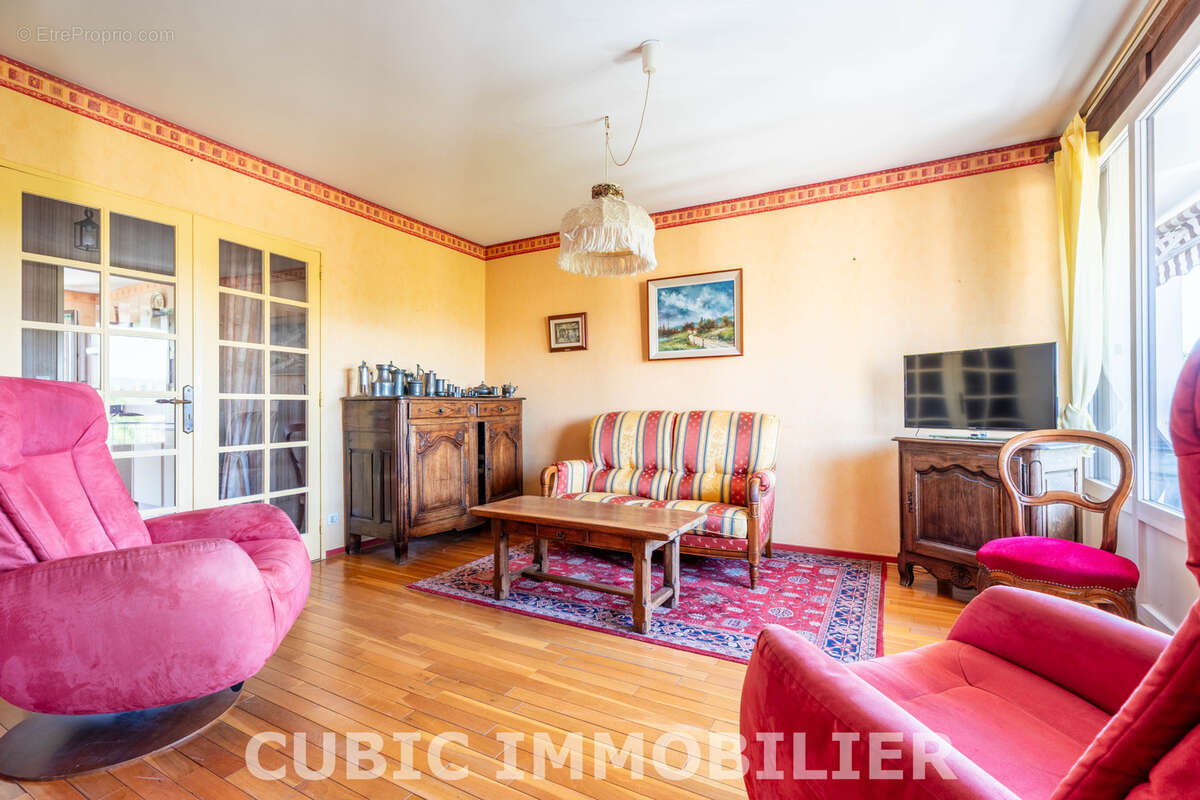 Appartement à LIMAS