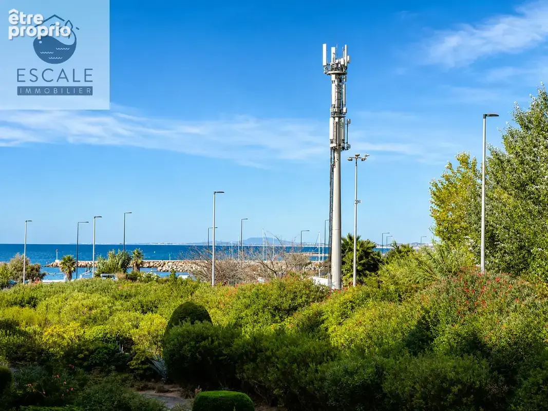 Vente studio cabine + parking face a la mer quartier corniche a sete - photo 2