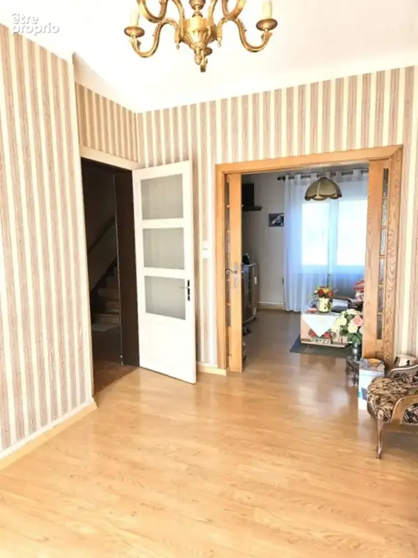 Maison 5 pièces, 3 chambres avec garage – Châtel-sur-Moselle (88)– Proche gare, écoles et voie rapide - photo 4