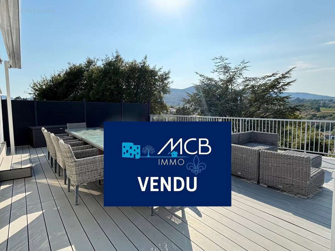 Maison à ROQUEBRUNE-SUR-ARGENS