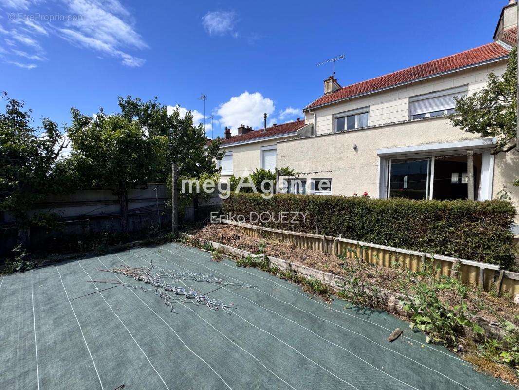 Maison de ville quartier Vendée, 3 chambres, garage, jardin - photo 12