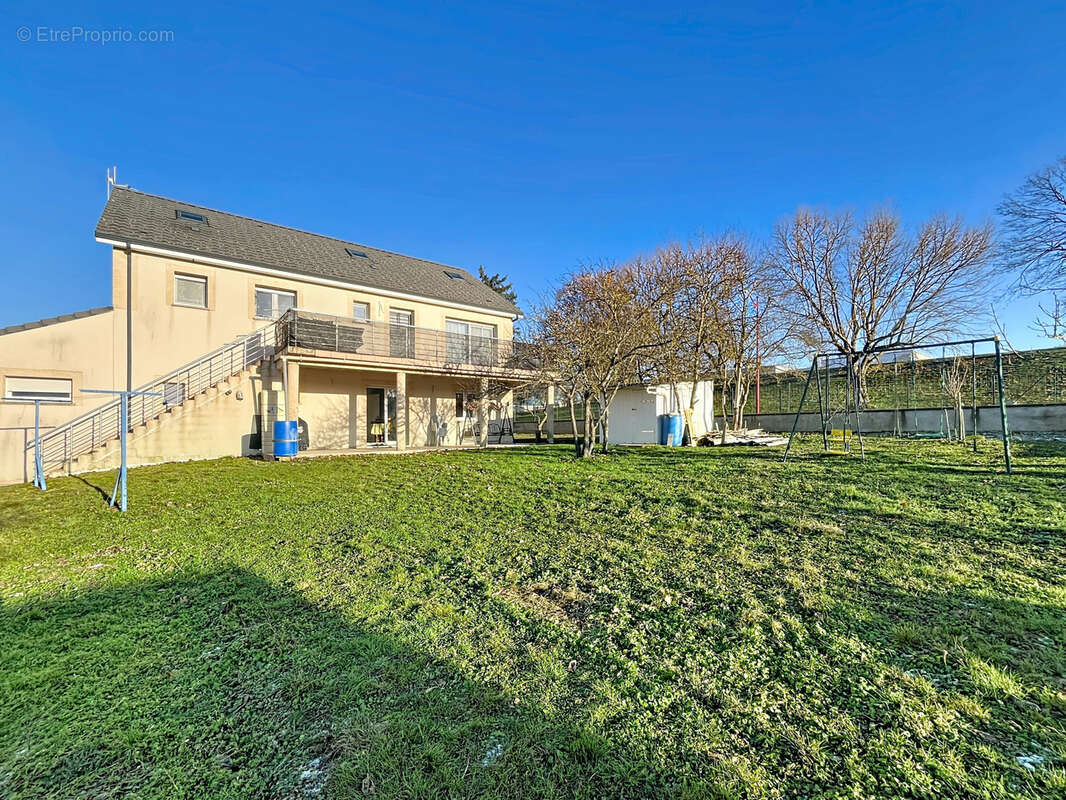 Maison à COMMERCY
