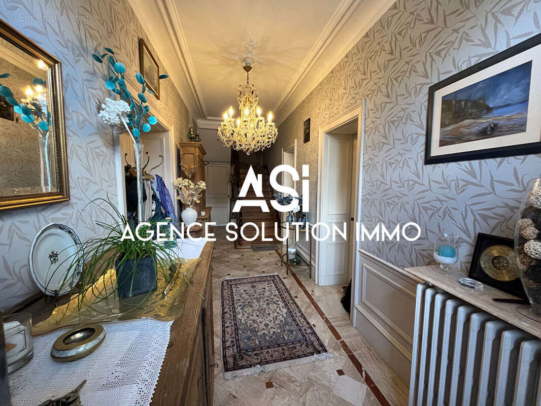 Maison bourgeoise de 176m² à Javron les Chapelles - photo 2