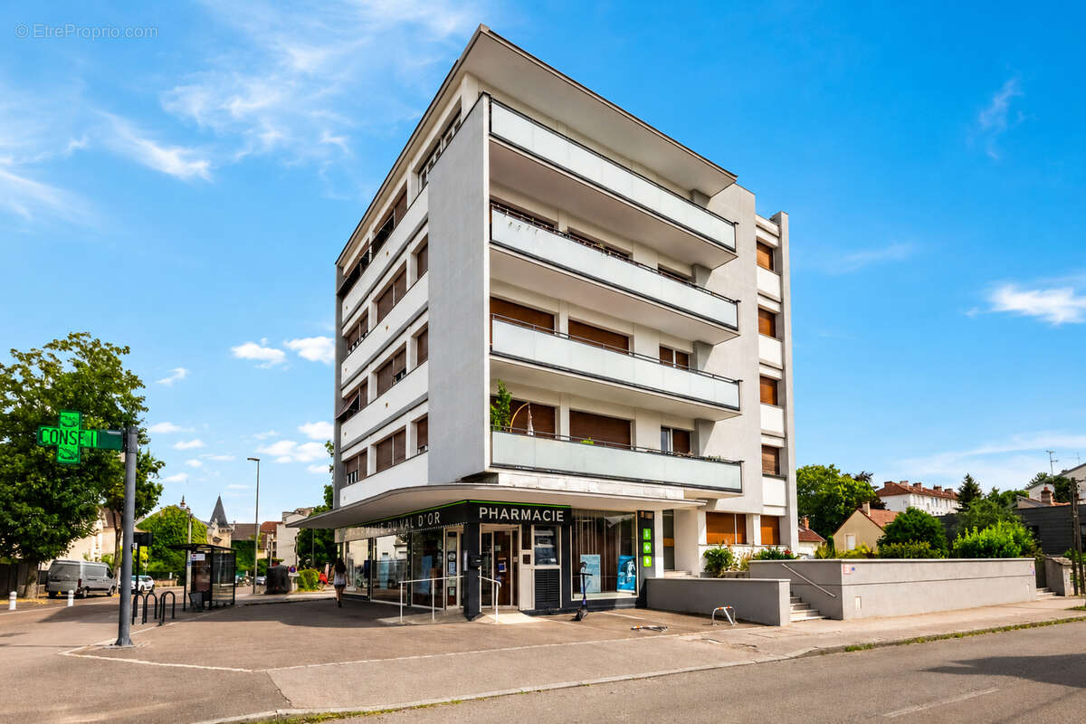 Appartement 109 m2 3 chambres Avenue Victor Hugo Vue imprenable - photo 2