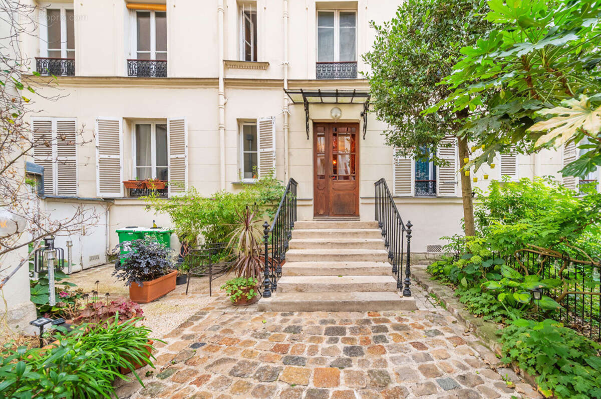 Appartement à PARIS-15E