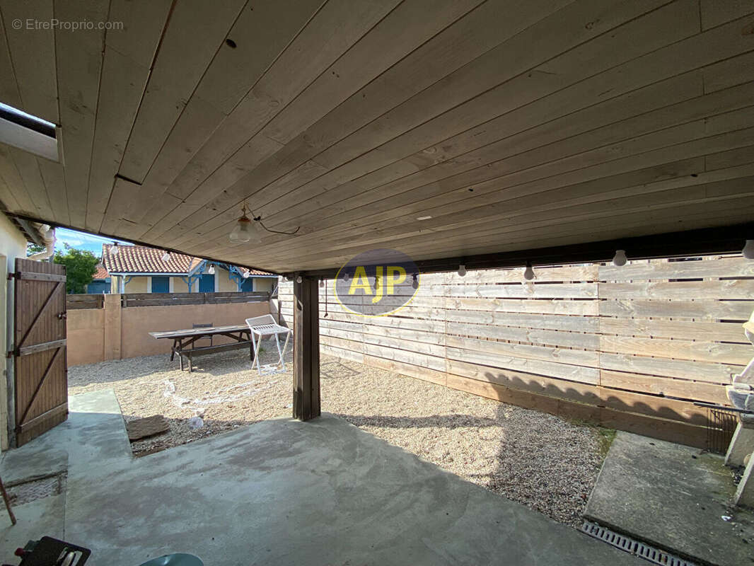 Maison à VENDAYS-MONTALIVET