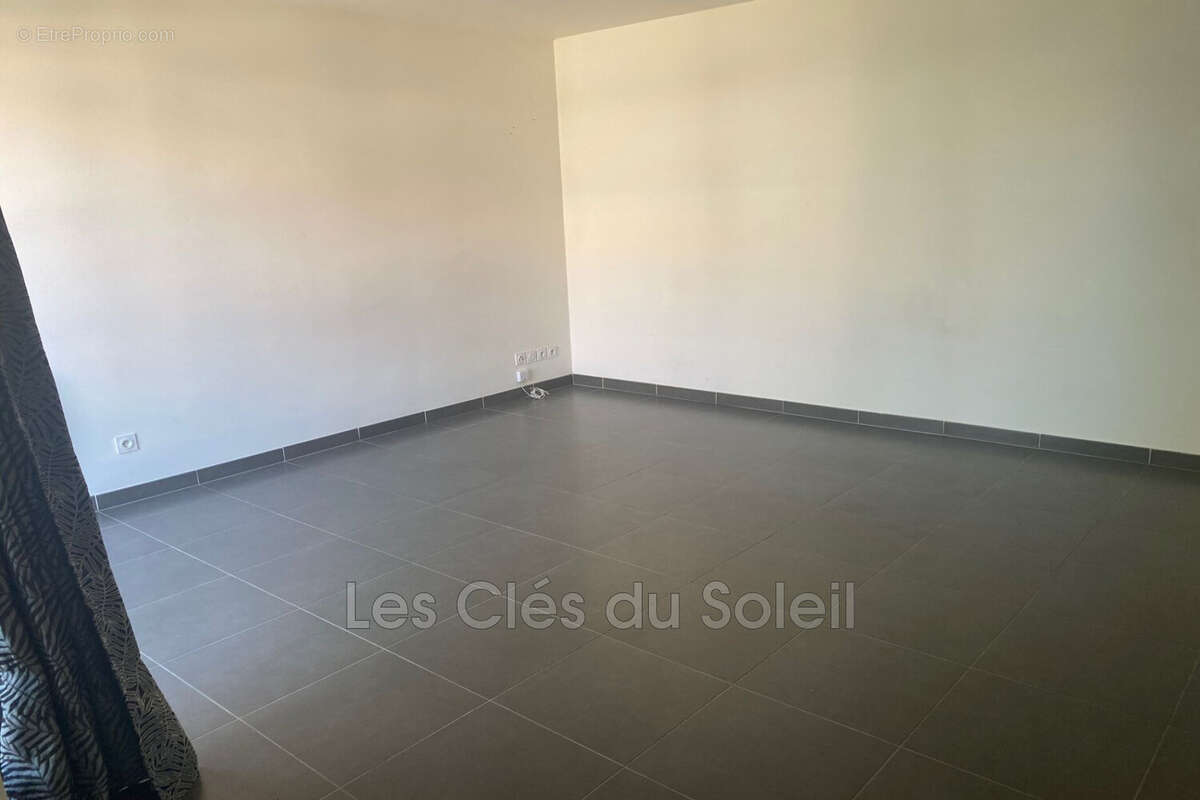 Appartement à HYERES