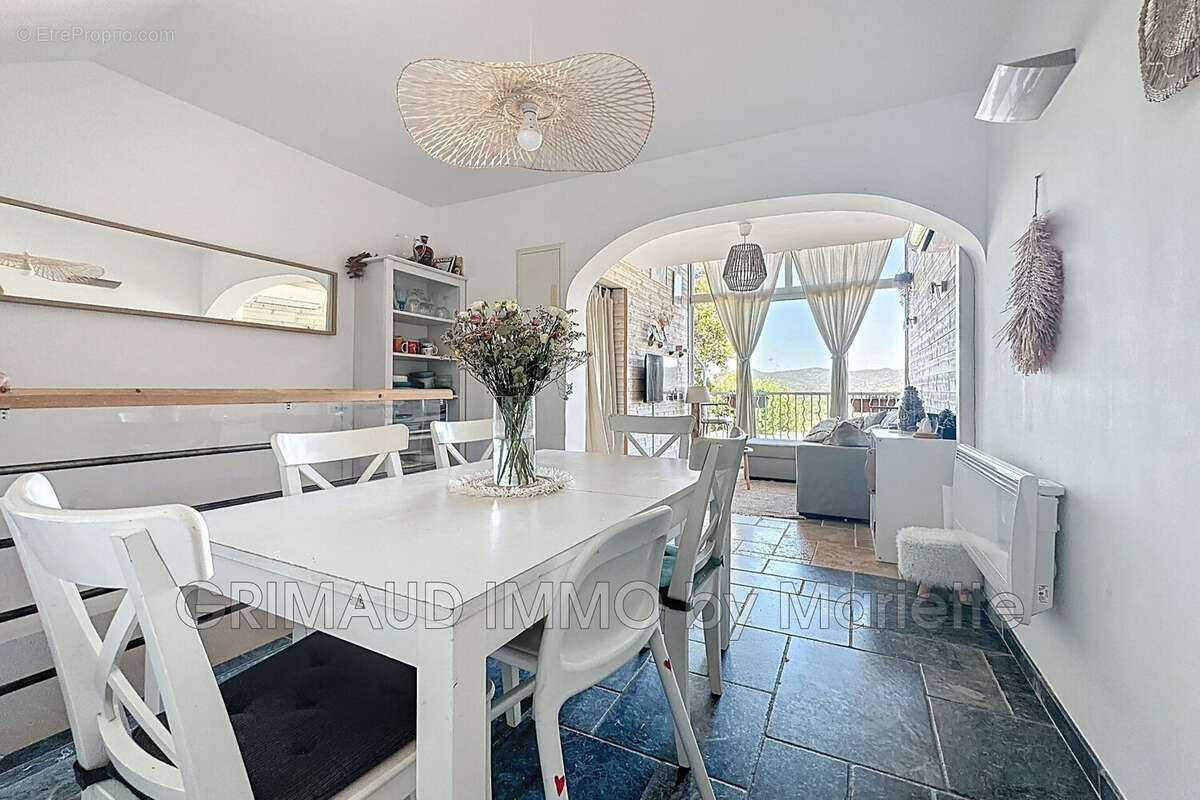 Maison 56 m² à Cogolin  - photo 5