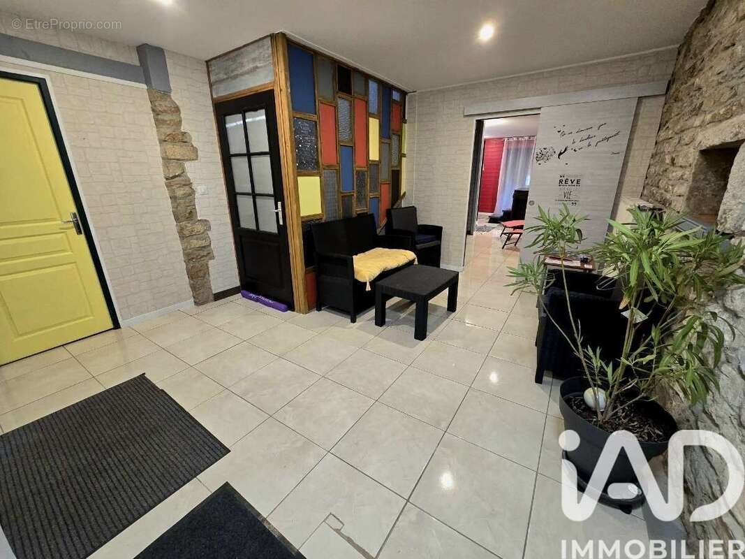 Photo 2 - Maison à VALLEROIS-LE-BOIS