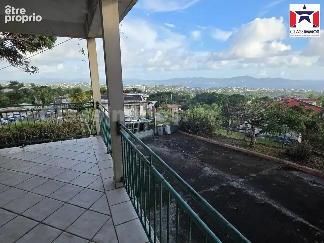 Maison 8 pièces 156 m² à vendre à Fort-De-France (97200) - photo 2