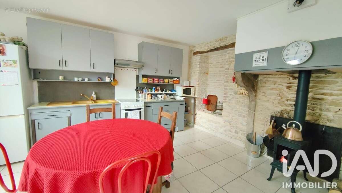 Maison 105 m² à Moras  - photo 8
