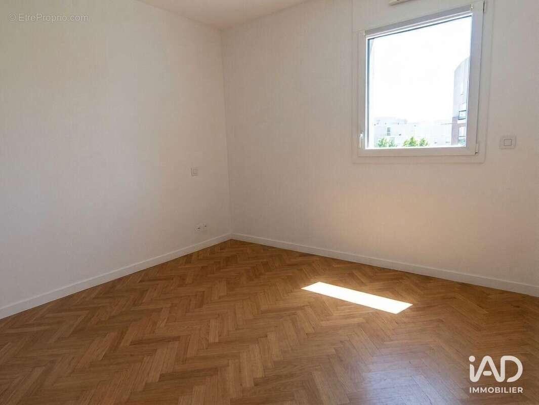 Appartement 81 m² à Issy-Les-Moulineaux  - photo 9