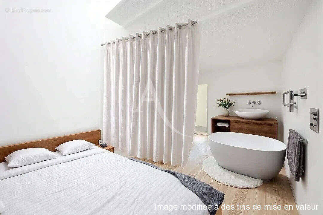 Maison à LA MEMBROLLE-SUR-LONGUENEE