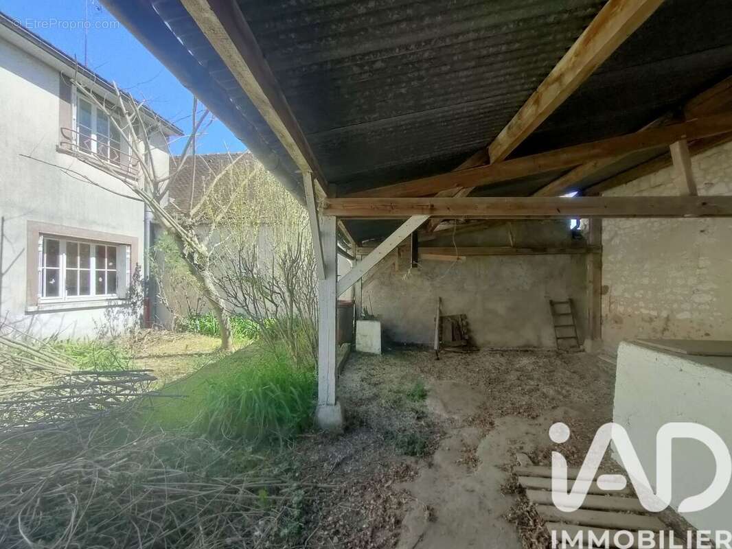 Maison 105 m² à Courgenay  - photo 4