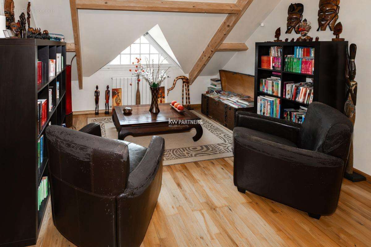 Maison à MORAINVILLIERS