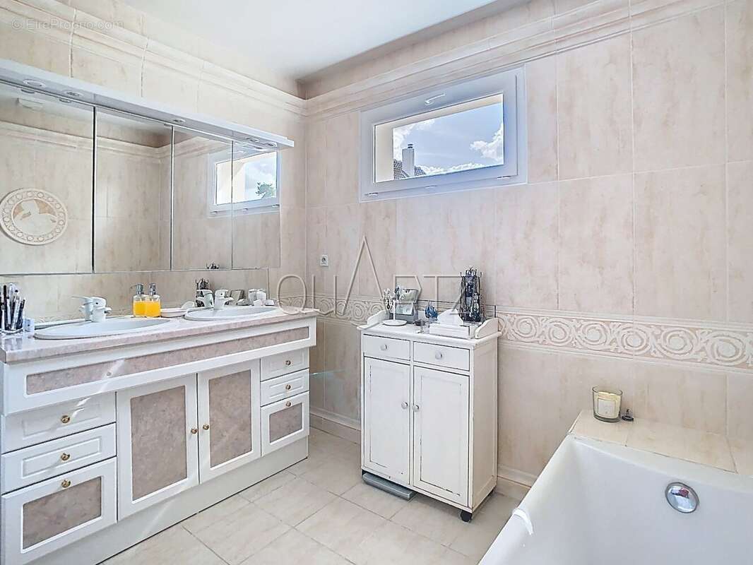 Maison à LE CHESNAY