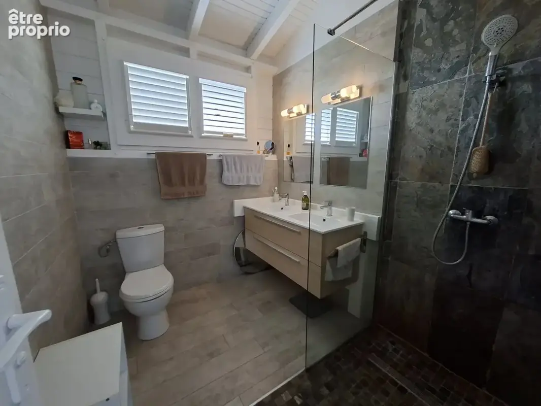 LES TROIS-ILETS : Villa créole  rénovée - Piscine - Vue mer - photo 12
