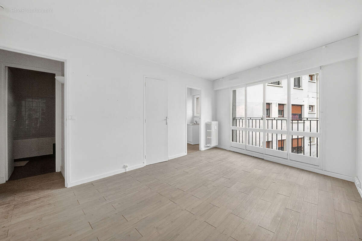 Appartement à PARIS-15E