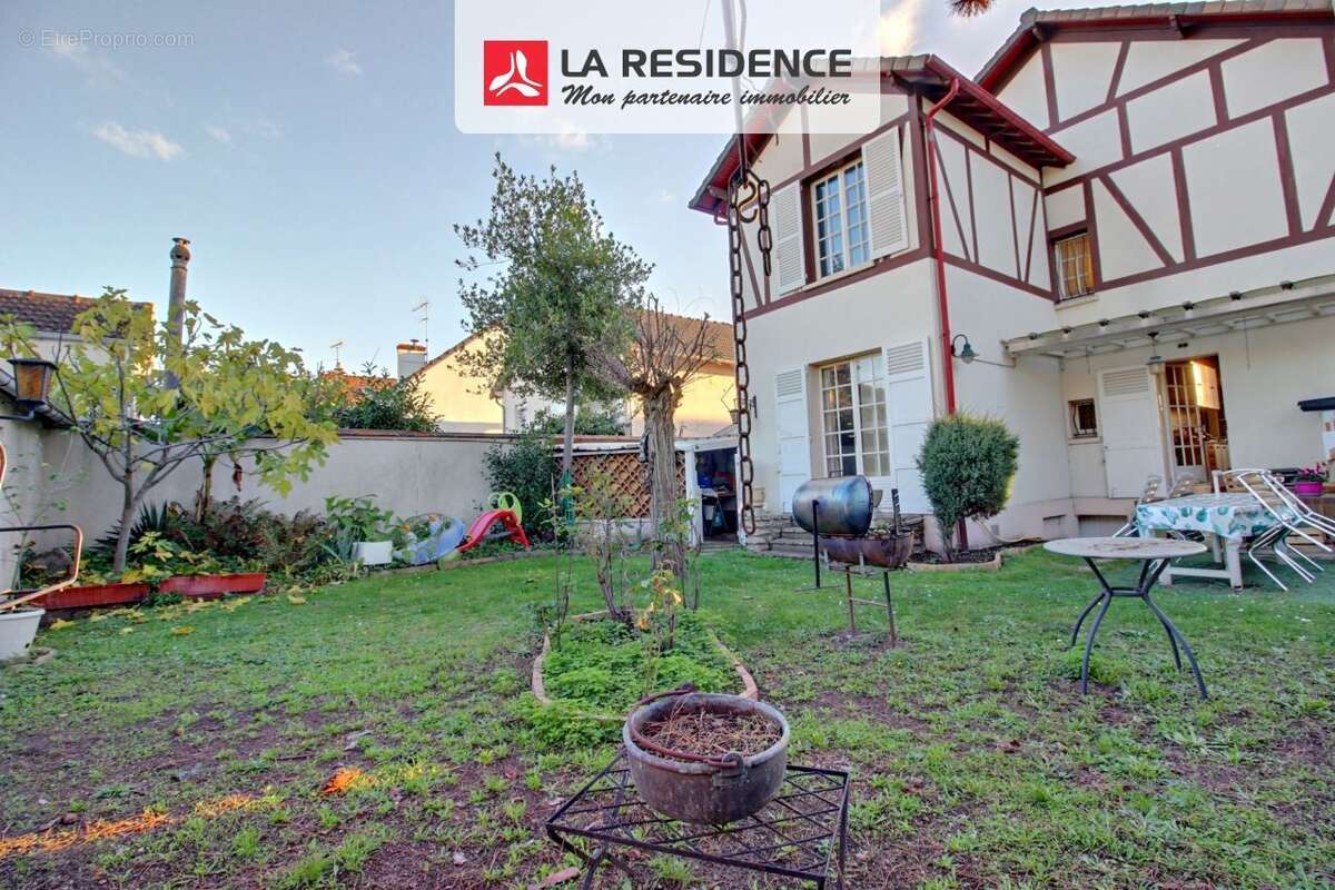 Maison à SARTROUVILLE