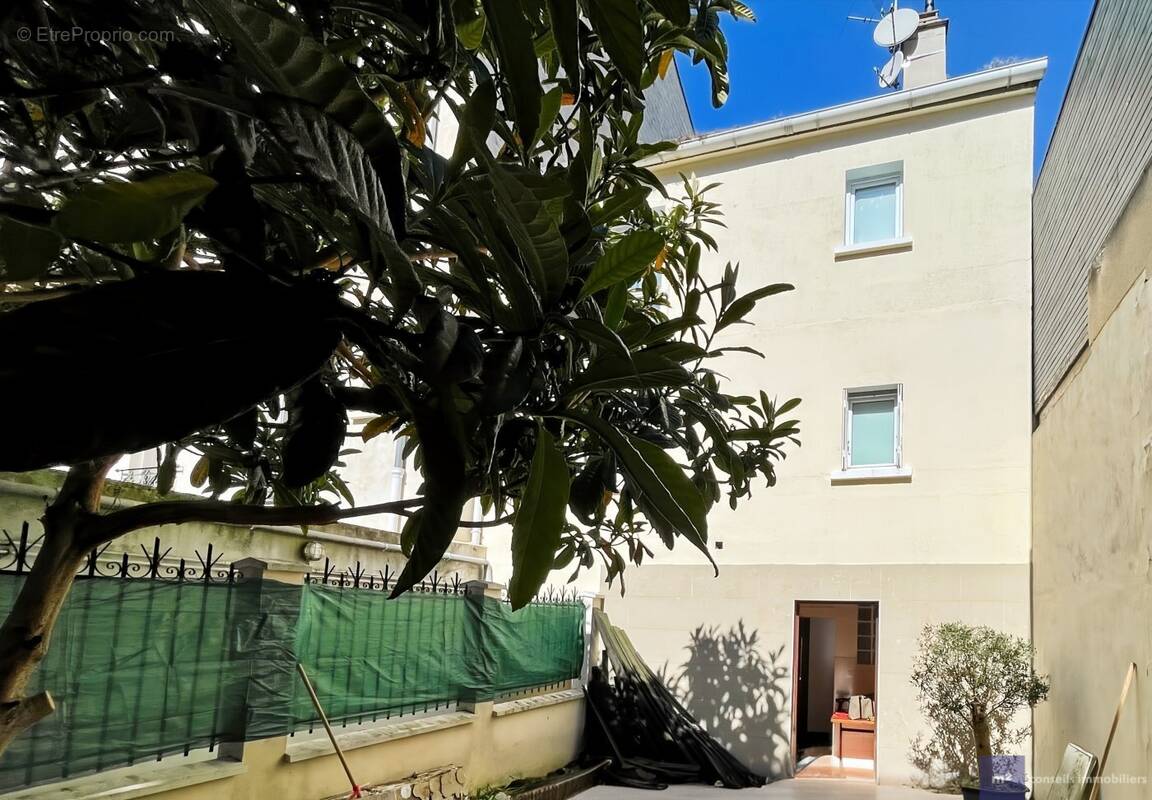 Maison à ISSY-LES-MOULINEAUX