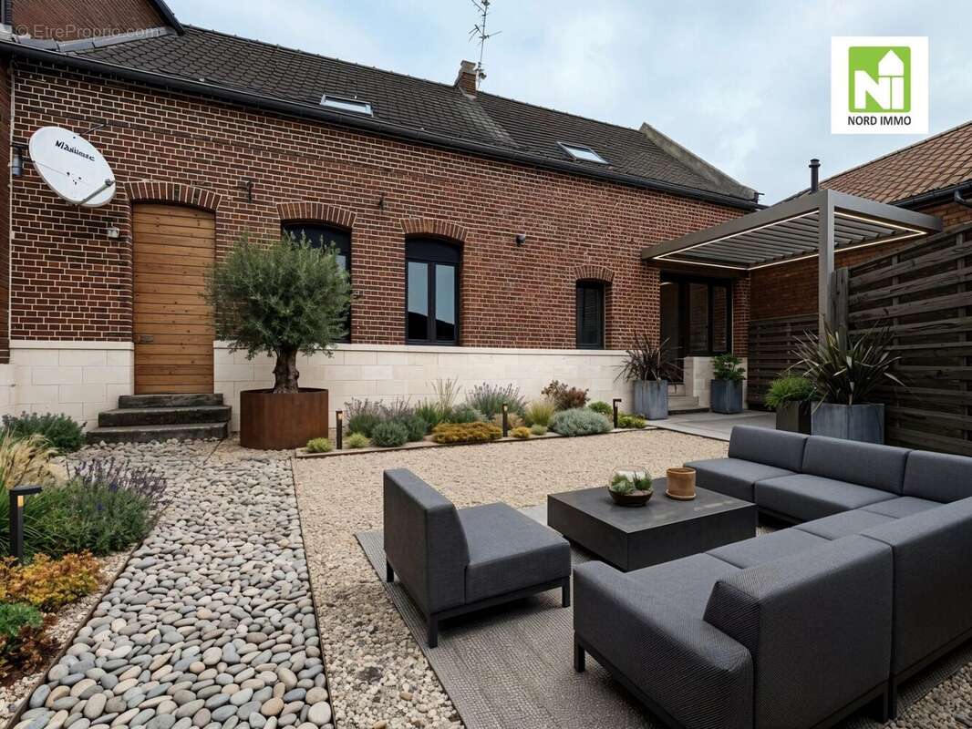 Maison à MONCHEAUX