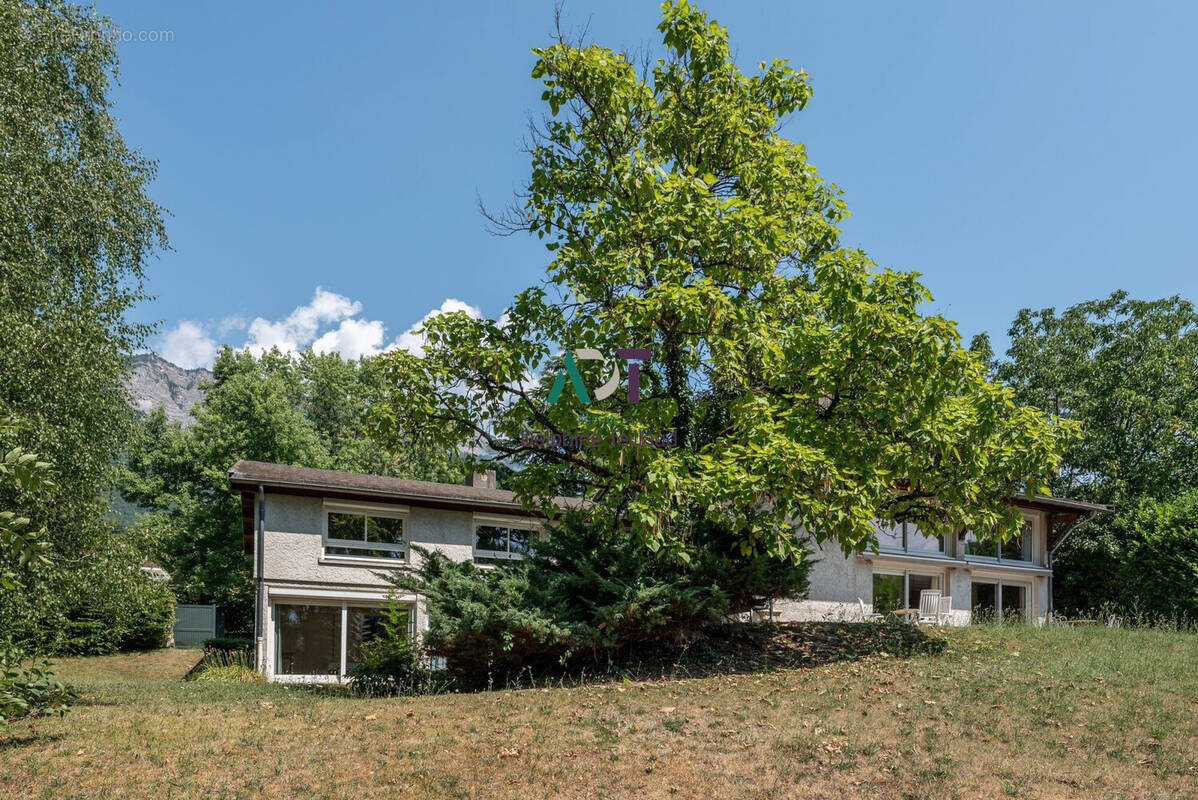 Maison à SAINT-ISMIER