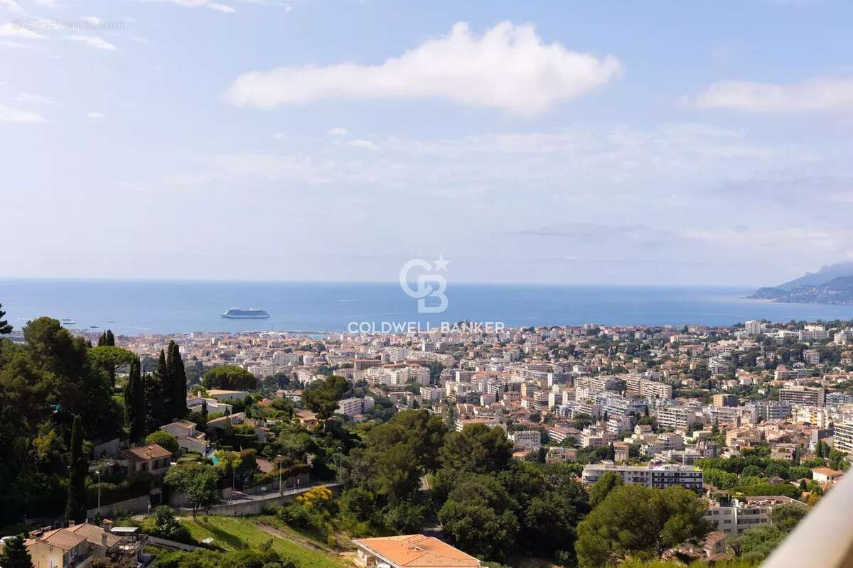 Appartement à LE CANNET