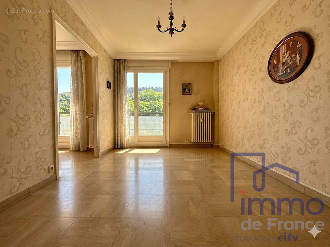 Appartement 91 m² à Saint-Etienne  - photo 6