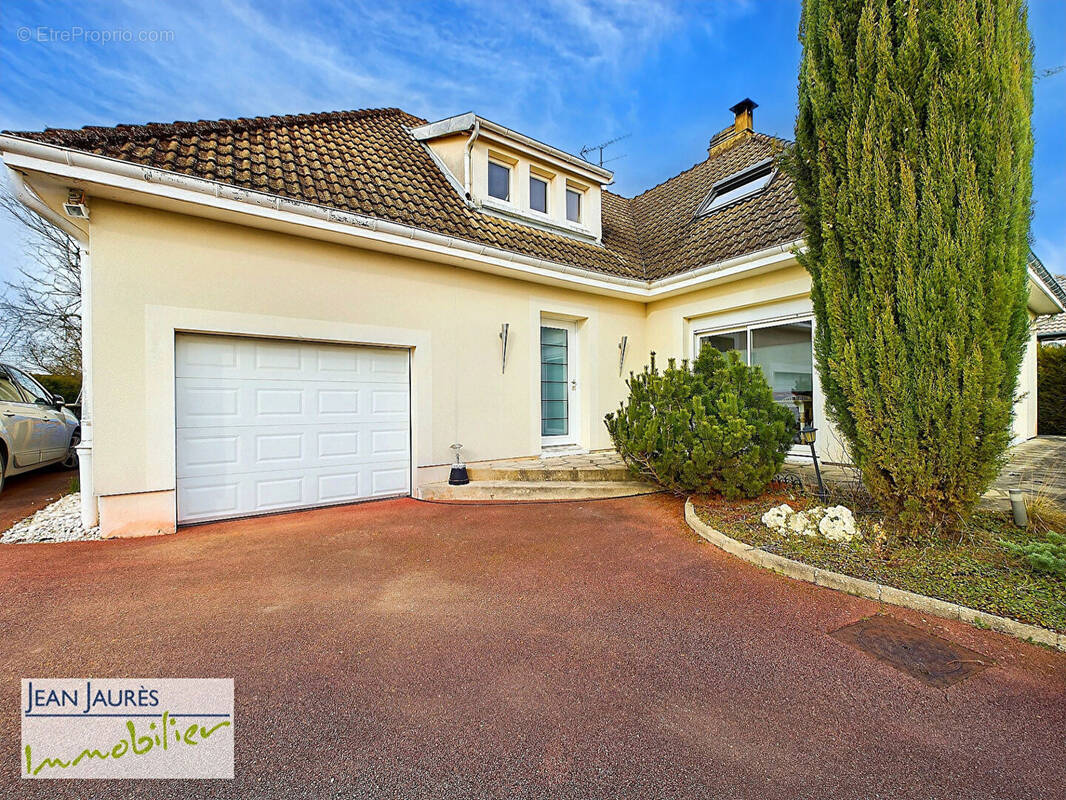 Maison à LA RIVIERE-DE-CORPS