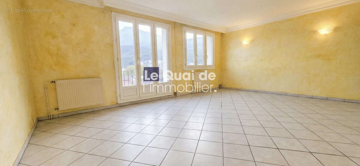 Appartement à FONTAINE