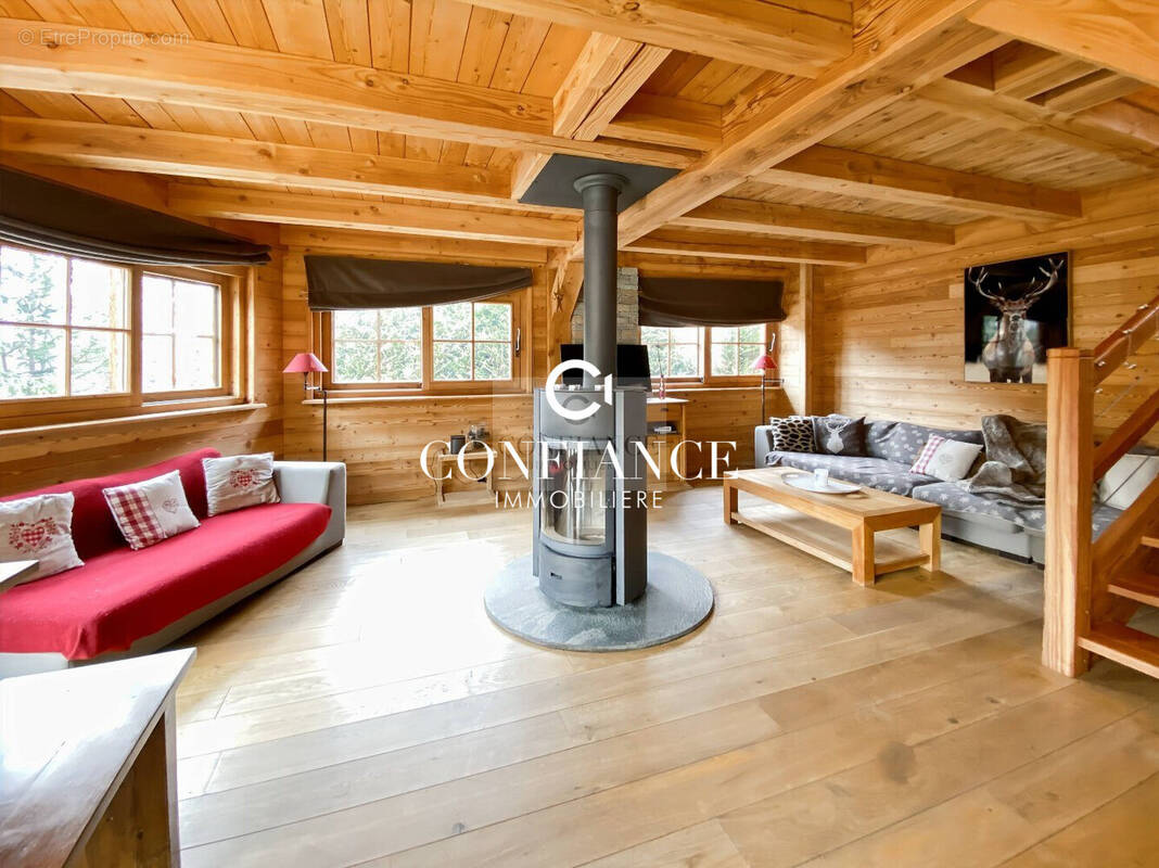 Maison 180 m² à Saint-Etienne-De-Tinee  - photo 2