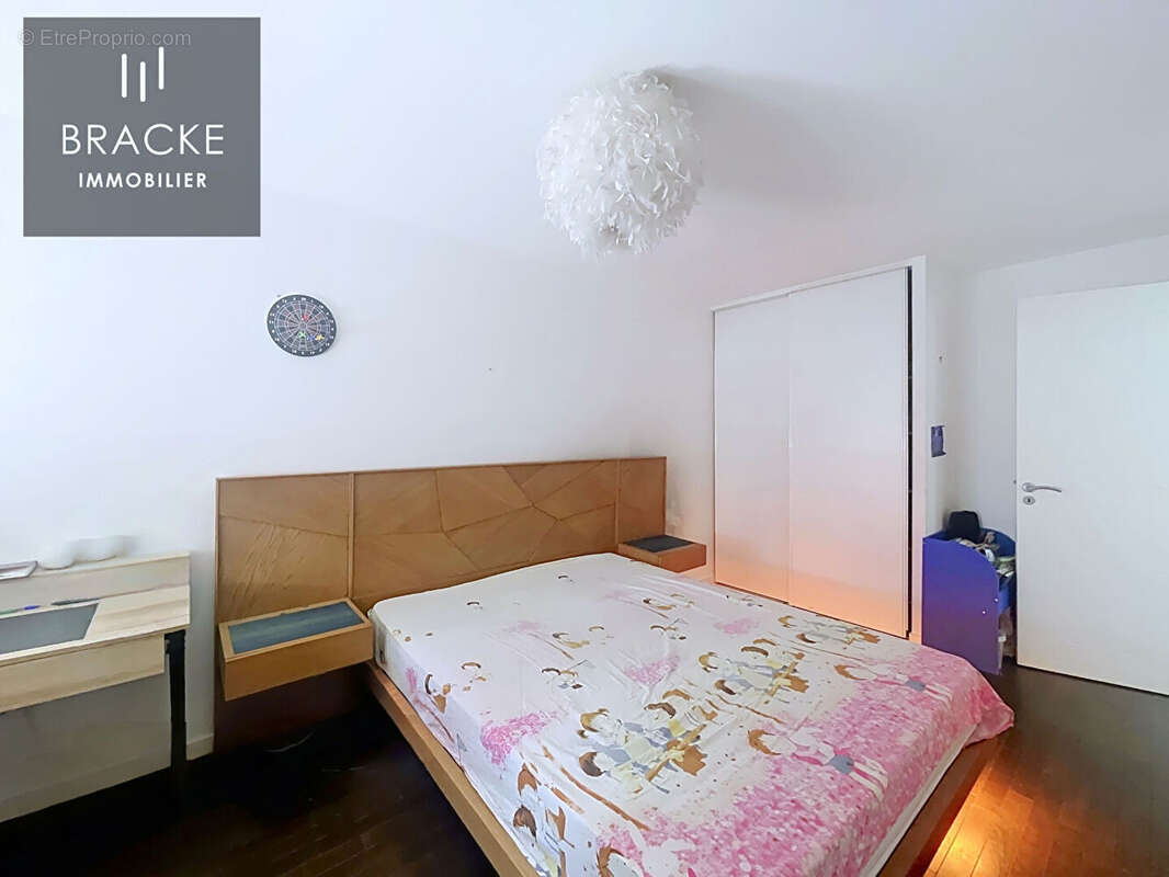 Appartement Courbevoie 4 pièces - large BALCON - vue dégagée - photo 13
