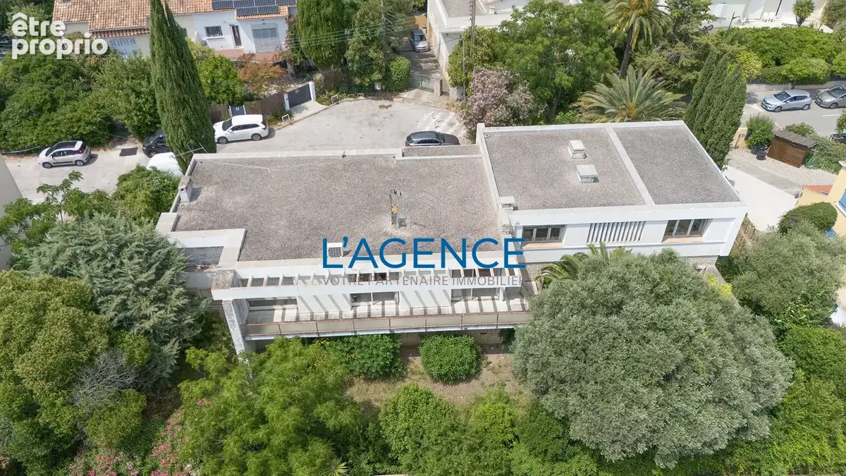 Villa d'architecte de 383 m2 habitables avec garage et terrain de 1011m2 au calme en impasse - photo 6
