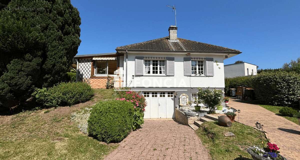 Maison à BIEVILLE-BEUVILLE