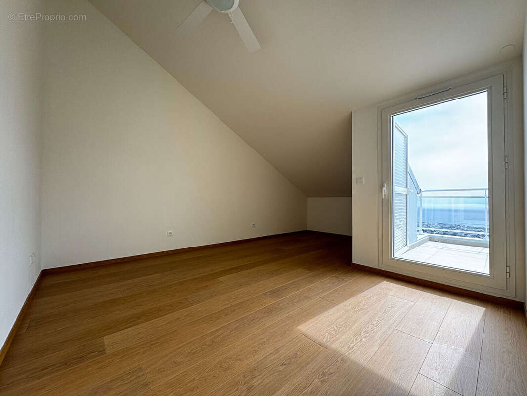 A VENDRE - Bellepierre - Appartement T4 neuf de 173 m2 de surface totale dans une copropriété de standing - photo 14