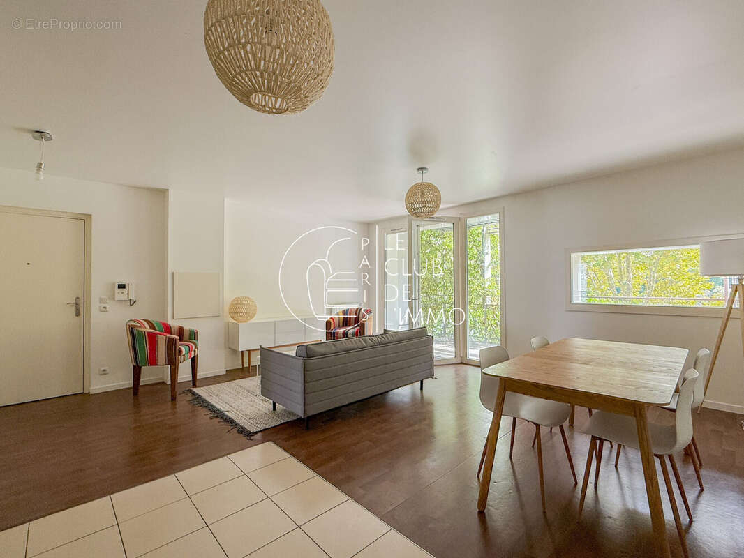 Appartement à L&#039;ILE-SAINT-DENIS