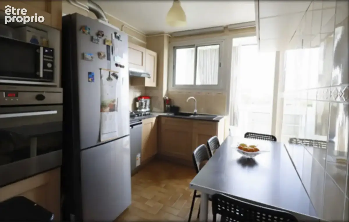 Dpt Bouches du Rhône (13), à vendre appartement T4 avec terrasse fermée et loggia - photo 6