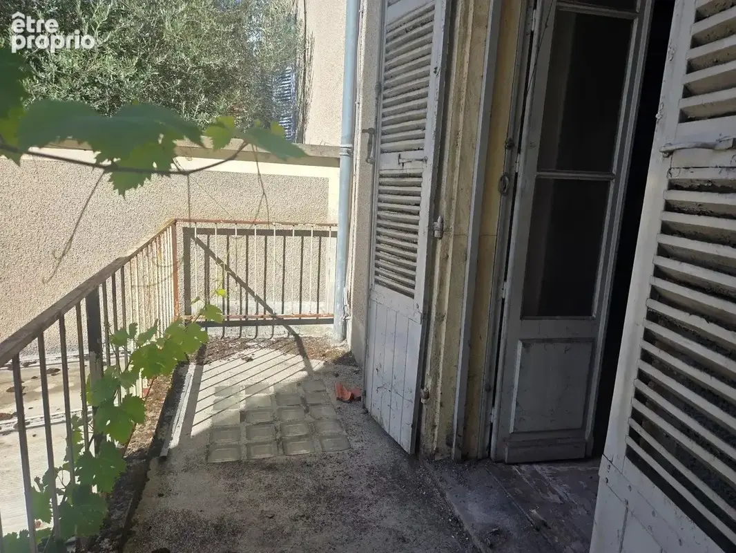 Maison de ville à rénover avec parking privatif - photo 5