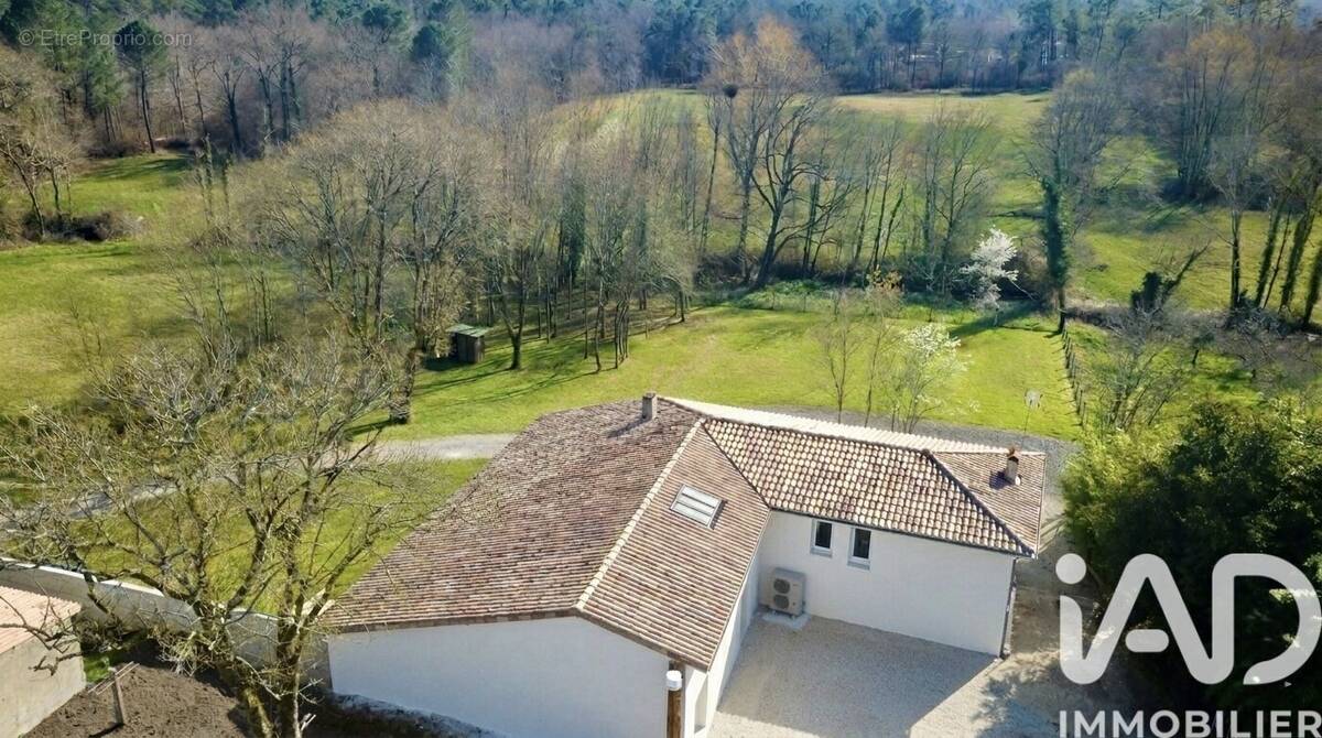 Photo 1 - Maison à MONTENDRE