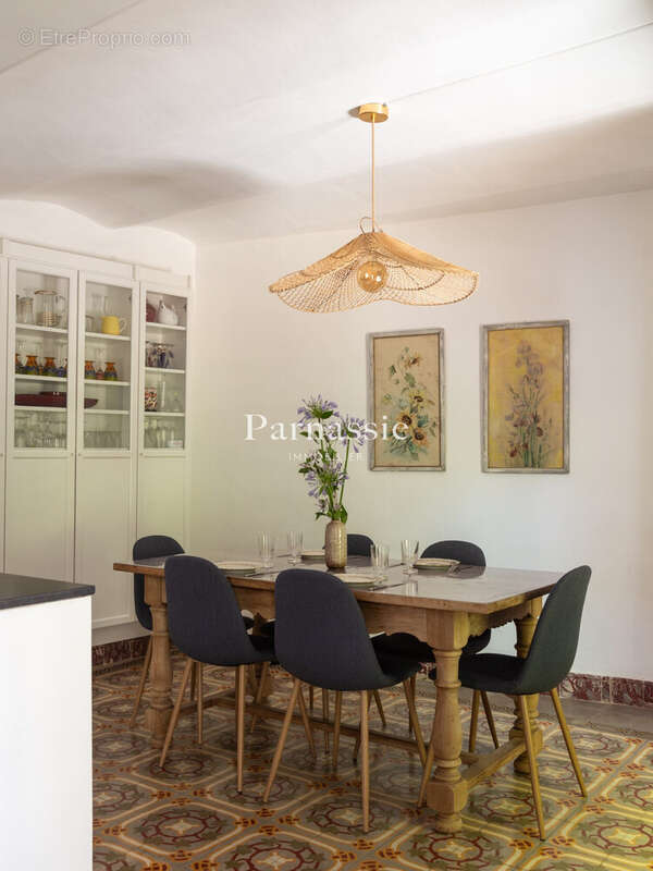 Maison à LA BASTIDE-DES-JOURDANS