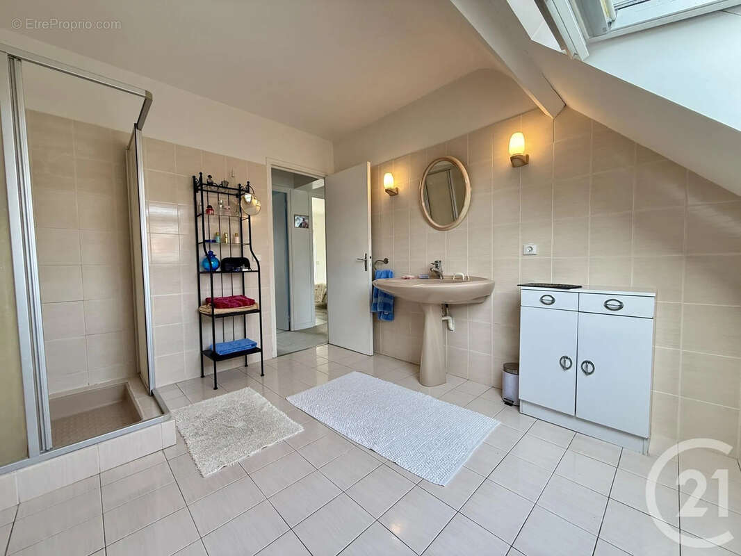 Maison à VULAINES-SUR-SEINE