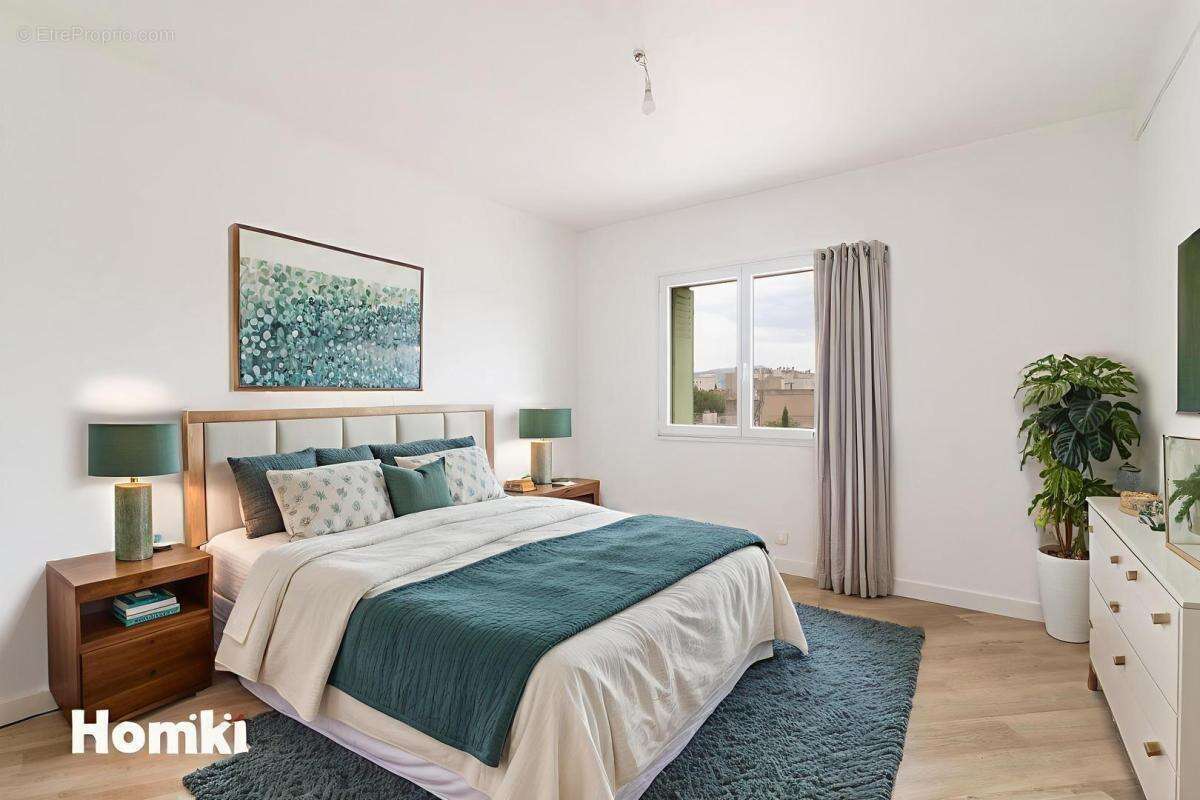 Appartement à MARSEILLE-4E