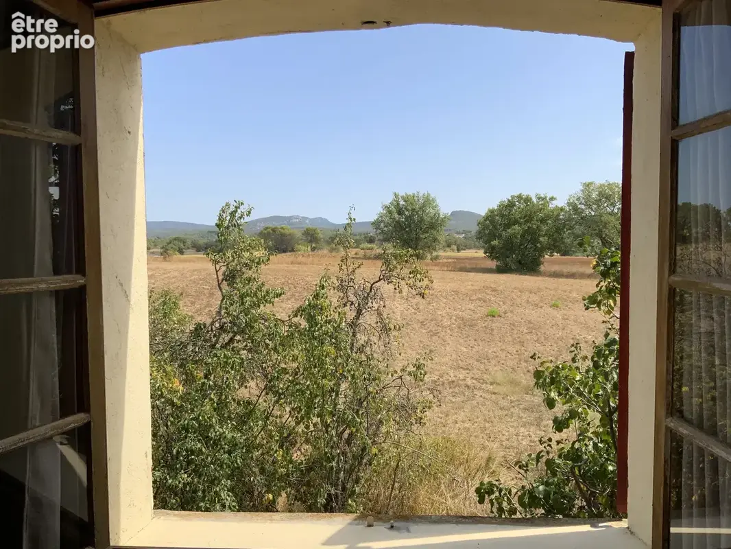 Maison en pierre avec piscine et son terrain 3000 m2 - photo 20