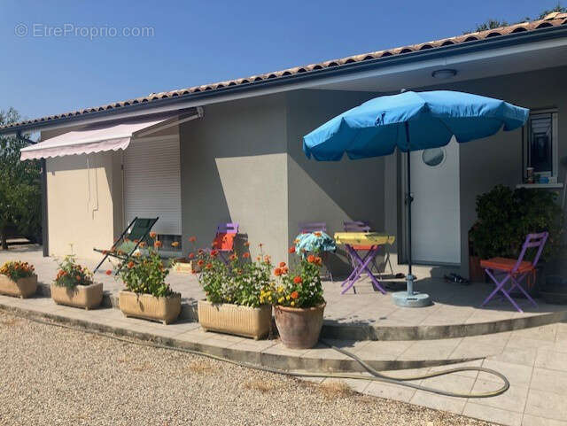 Au coeur d'un jardin paysagé en bordure de zone naturelle maison 3 ch possibilité 4 à 15 minutes de l'océan - photo 4