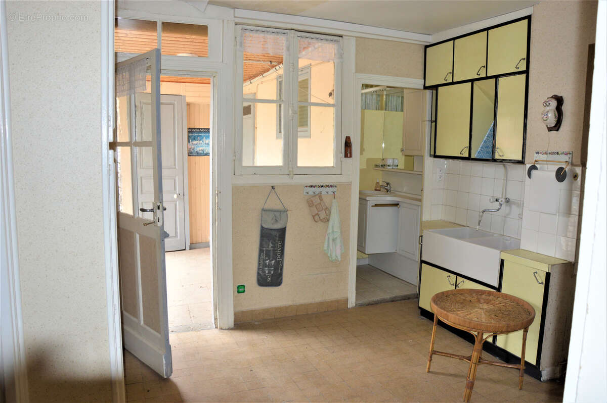 Appartement à ENTRAYGUES-SUR-TRUYERE