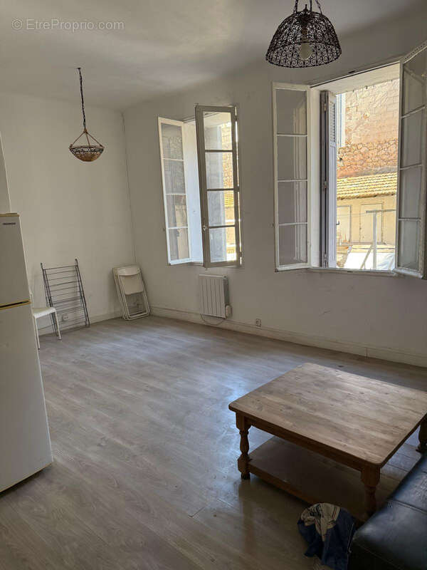 Appartement à MARSEILLE-5E